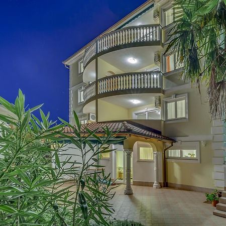 Apartments Villa Maria Crikvenica Exterior foto