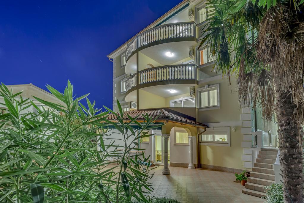 Apartments Villa Maria Crikvenica Exterior foto